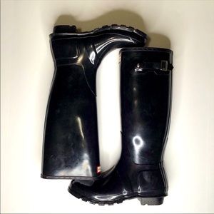 New black gloss Hunter Original Rain boots. Box